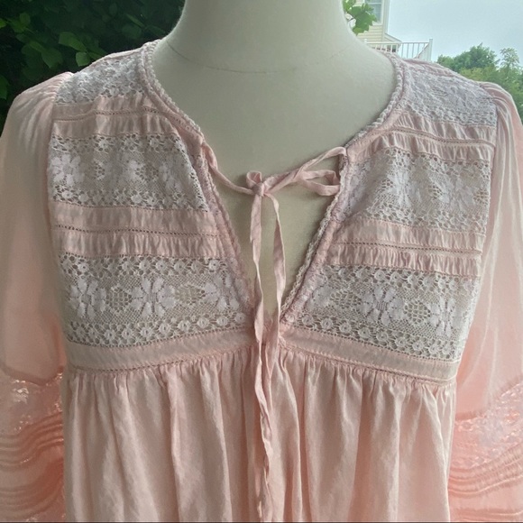 Velvet Evie Boho Lace Peasant Top - Picture 11 of 16